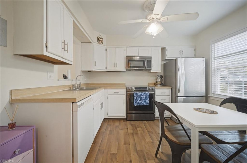 Photo 8 of 26 residential for sale in Virginia Beach virginia