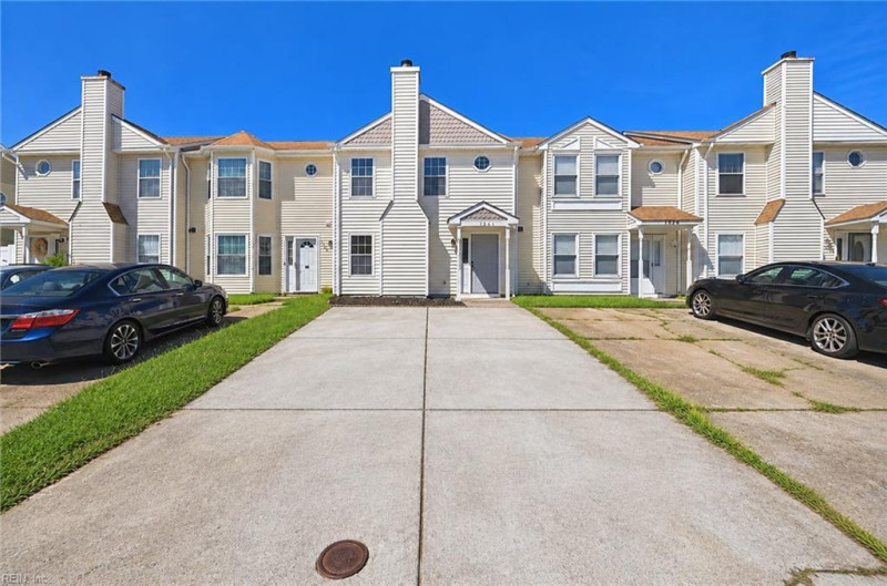 Photo 2 of 30 residential for sale in Virginia Beach virginia