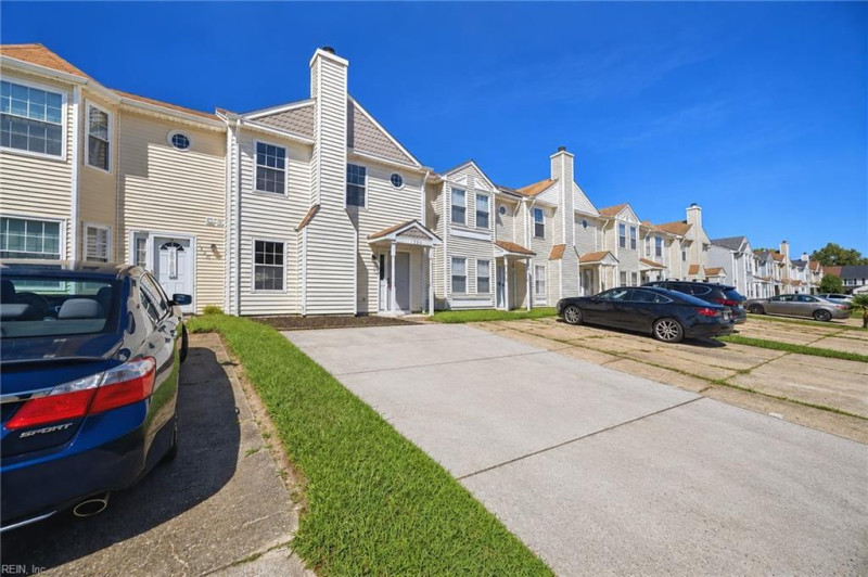 Photo 3 of 30 residential for sale in Virginia Beach virginia