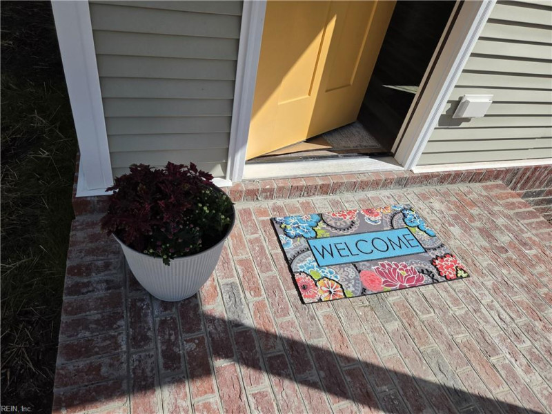 Photo 2 of 19 residential for sale in Portsmouth virginia
