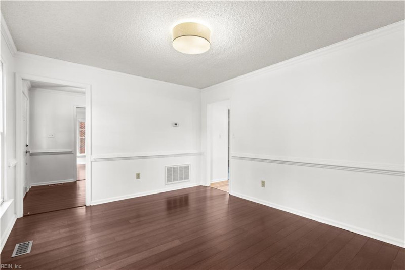 Photo 10 of 50 residential for sale in Chesapeake virginia Photo 10 of 50 residential for sale in Chesapeake virginia