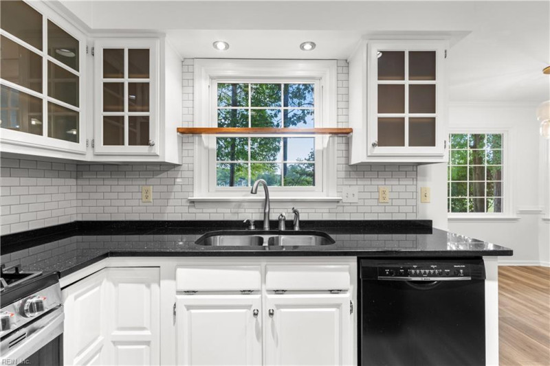 Photo 17 of 50 residential for sale in Chesapeake virginia Photo 17 of 50 residential for sale in Chesapeake virginia