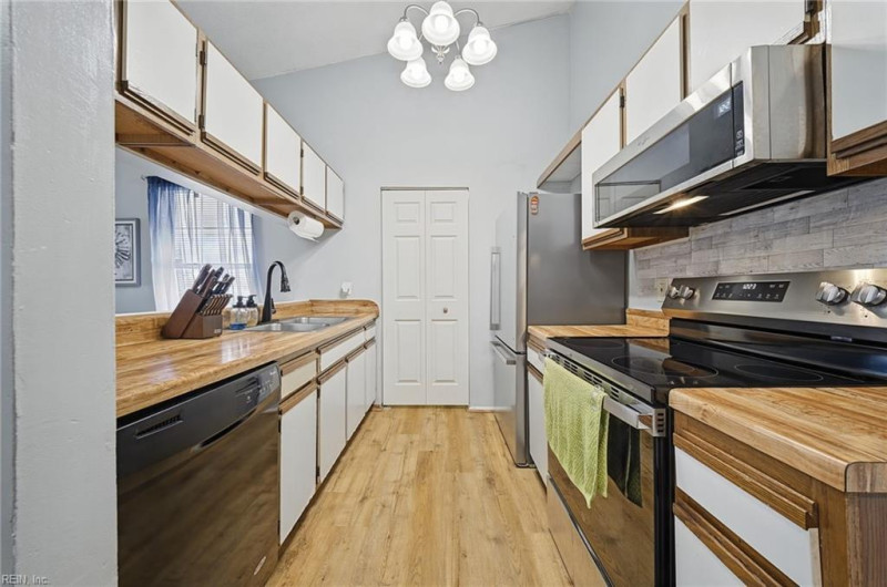Photo 10 of 26 residential for sale in Virginia Beach virginia