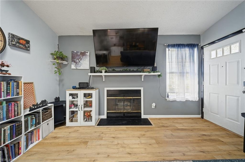 Photo 7 of 26 residential for sale in Virginia Beach virginia