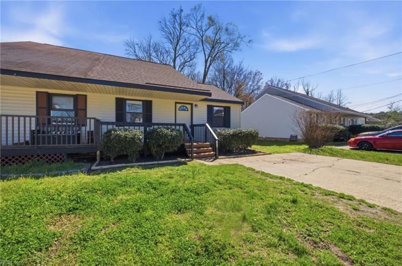 Photo 2 of 23 residential for sale in Chesapeake virginia