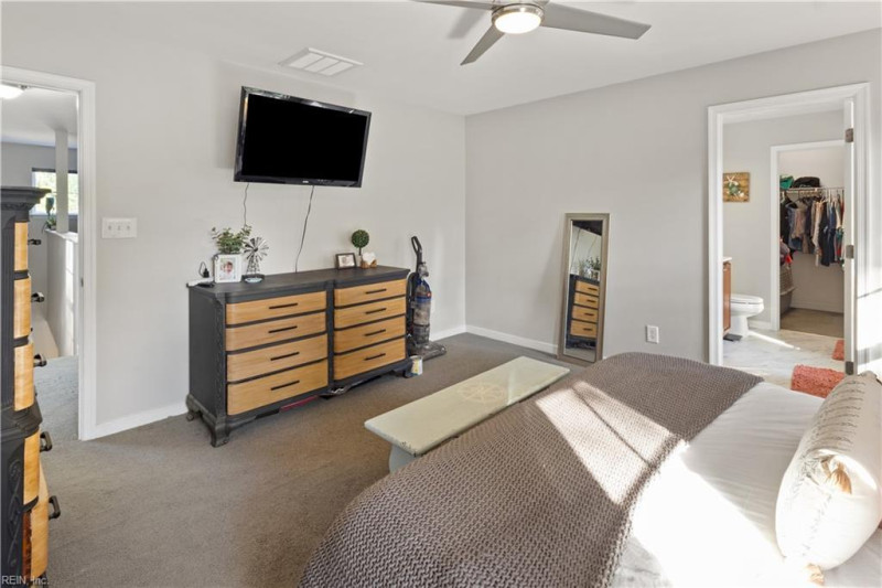 Photo 20 of 50 residential for sale in Gloucester County virginia