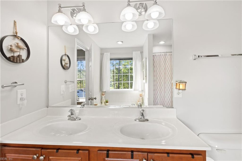 Photo 22 of 50 residential for sale in Gloucester County virginia