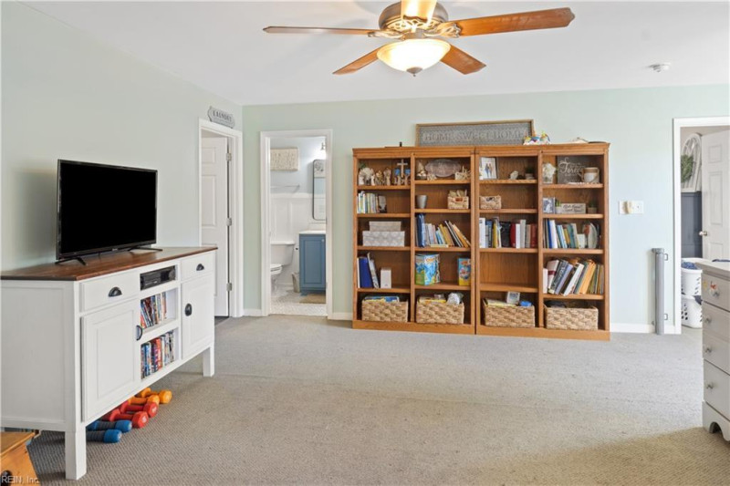 Photo 25 of 50 residential for sale in Gloucester County virginia