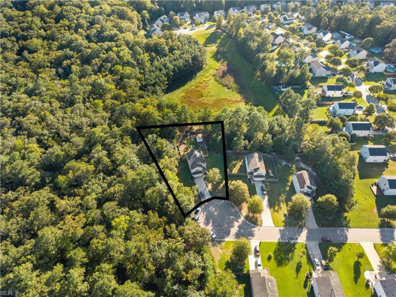 Photo 3 of 50 residential for sale in Gloucester County virginia