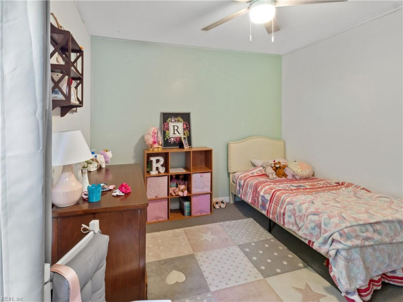 Photo 30 of 50 residential for sale in Gloucester County virginia