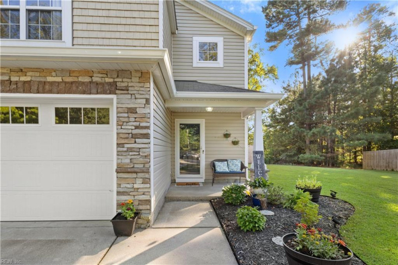 Photo 5 of 50 residential for sale in Gloucester County virginia