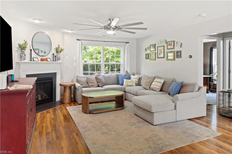 Photo 9 of 50 residential for sale in Gloucester County virginia