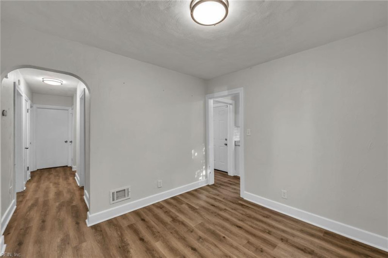 Photo 15 of 49 residential for sale in Portsmouth virginia