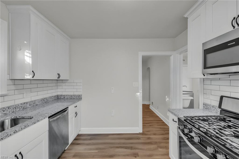 Photo 19 of 49 residential for sale in Portsmouth virginia