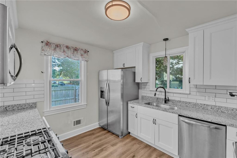 Photo 20 of 49 residential for sale in Portsmouth virginia