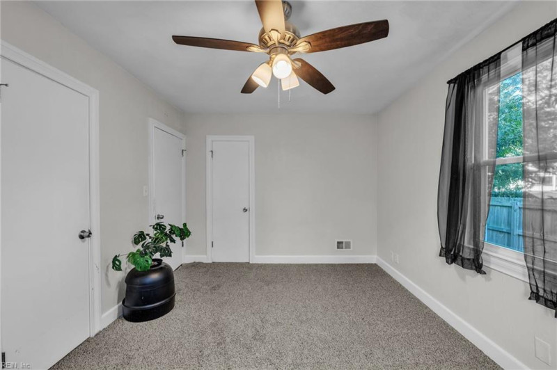 Photo 26 of 49 residential for sale in Portsmouth virginia