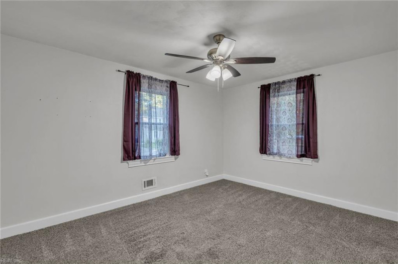 Photo 27 of 49 residential for sale in Portsmouth virginia