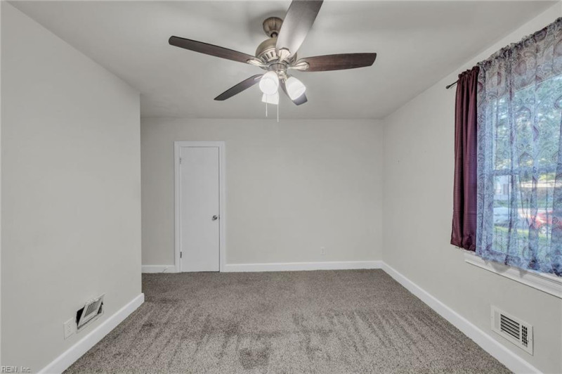 Photo 31 of 49 residential for sale in Portsmouth virginia