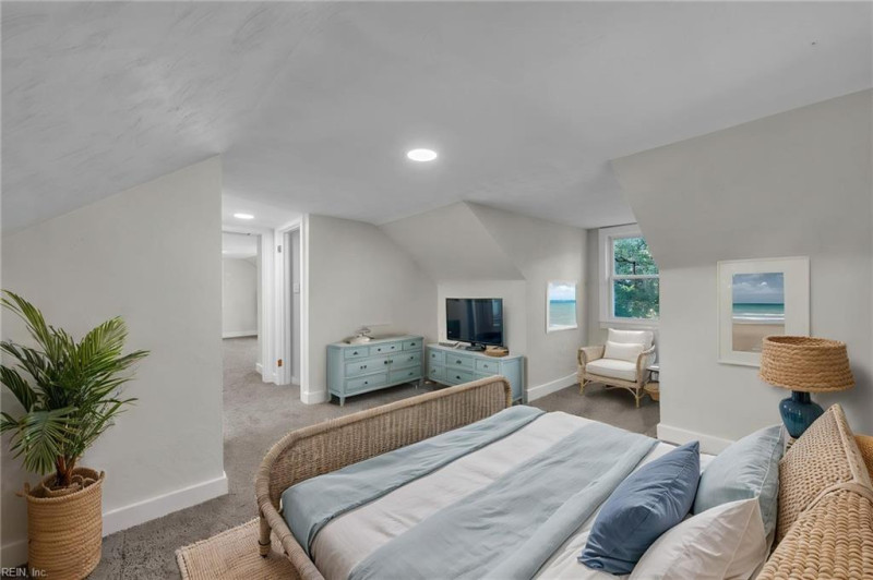 Photo 36 of 49 residential for sale in Portsmouth virginia