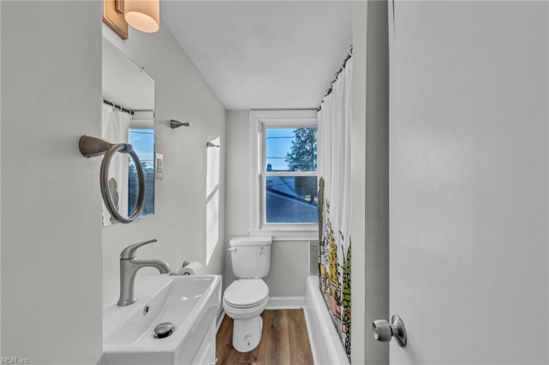 Photo 41 of 49 residential for sale in Portsmouth virginia