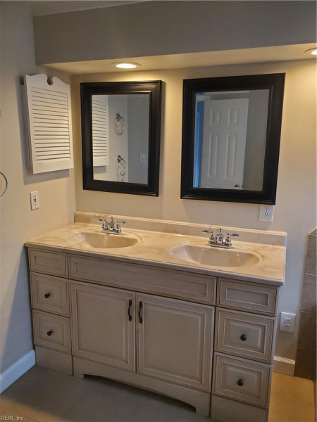 Photo 7 of 12 residential for sale in Virginia Beach virginia