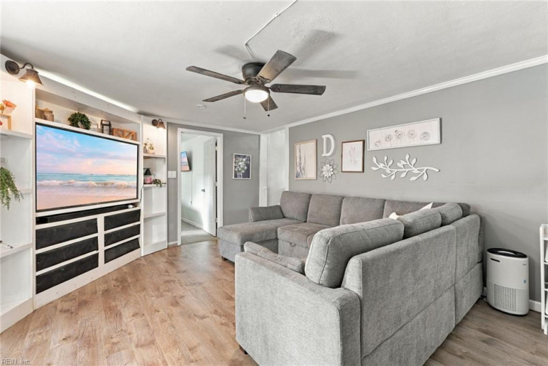 Photo 12 of 49 residential for sale in Virginia Beach virginia