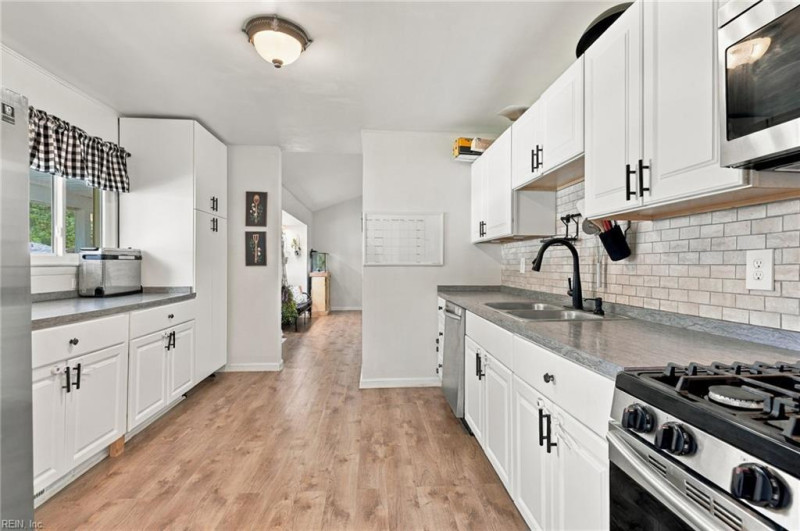 Photo 16 of 49 residential for sale in Virginia Beach virginia
