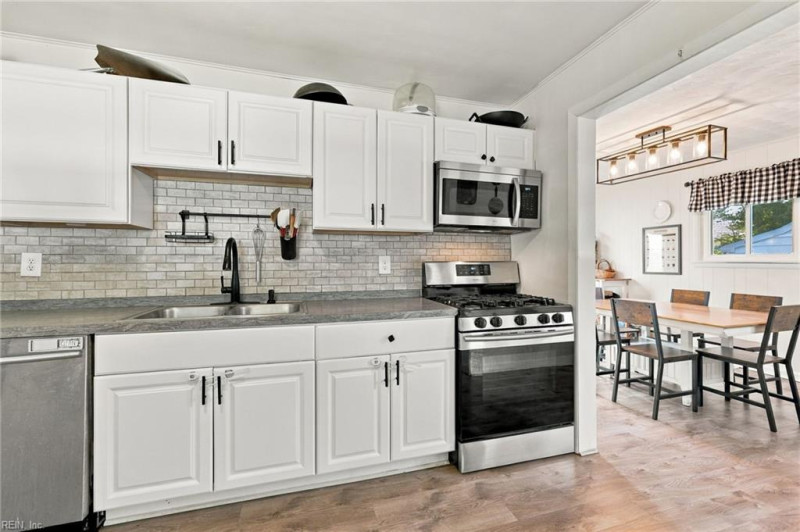 Photo 17 of 49 residential for sale in Virginia Beach virginia