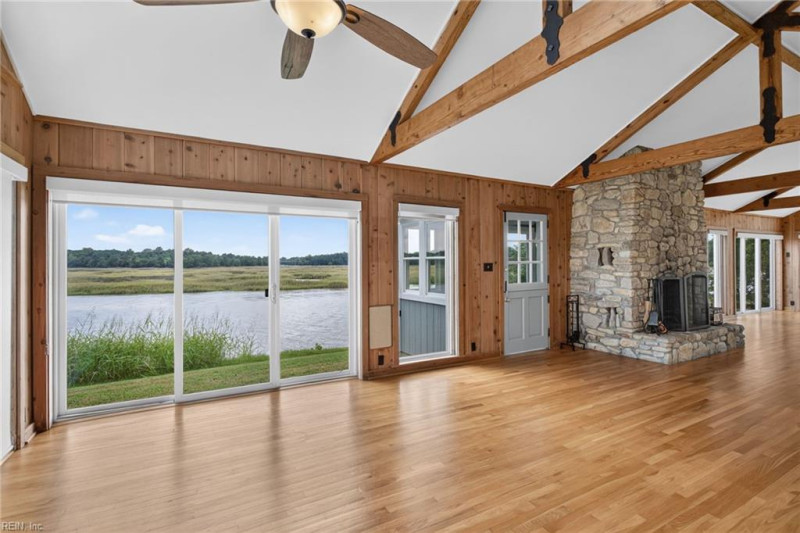 Photo 10 of 41 residential for sale in Suffolk virginia