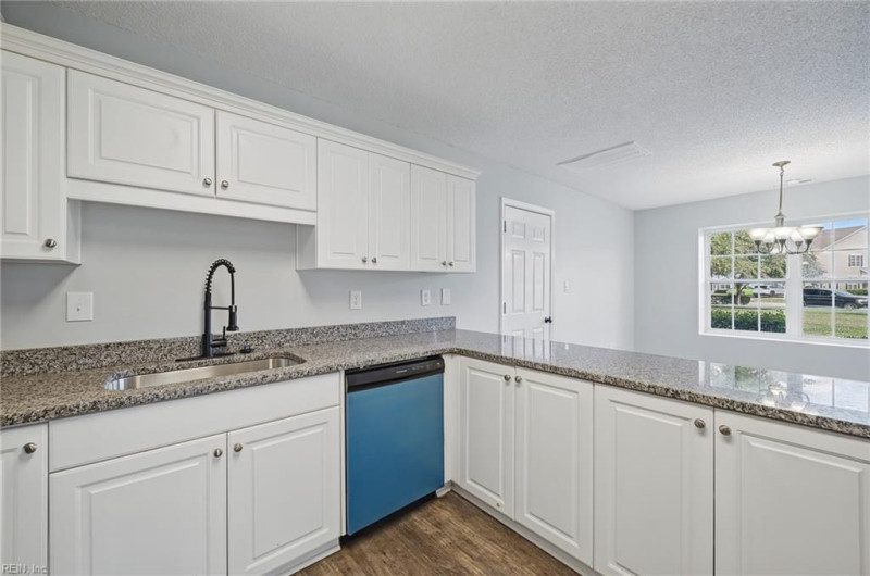 Photo 11 of 28 residential for sale in Suffolk virginia
