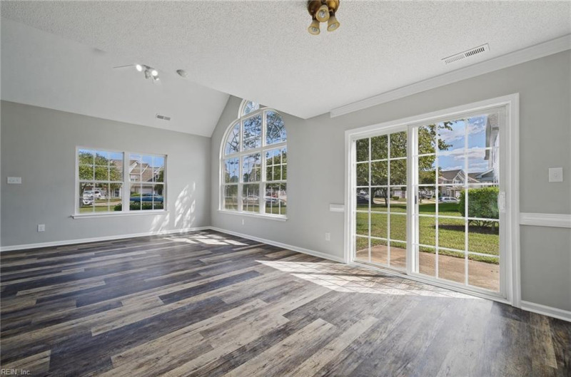 Photo 13 of 28 residential for sale in Suffolk virginia