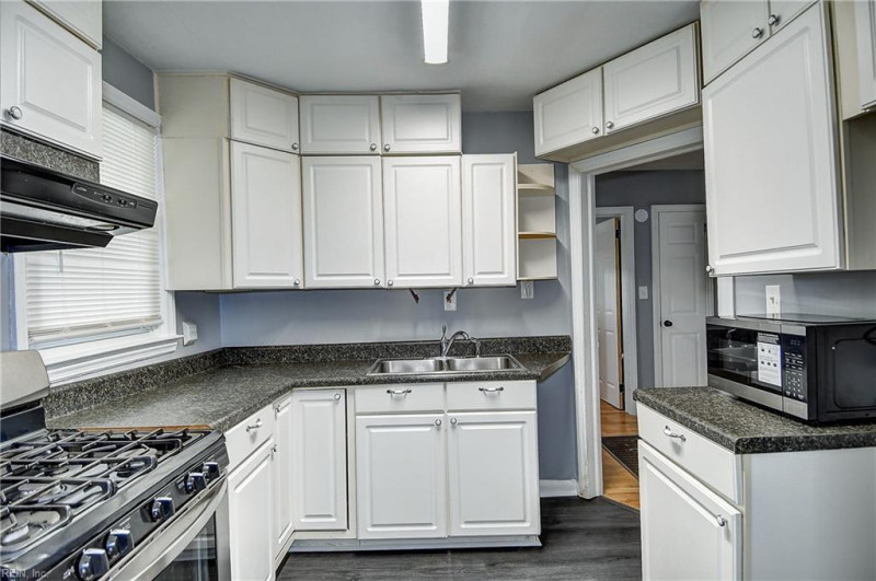Photo 15 of 42 residential for sale in Norfolk virginia