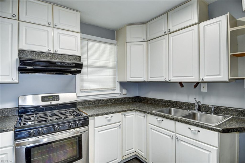 Photo 16 of 42 residential for sale in Norfolk virginia