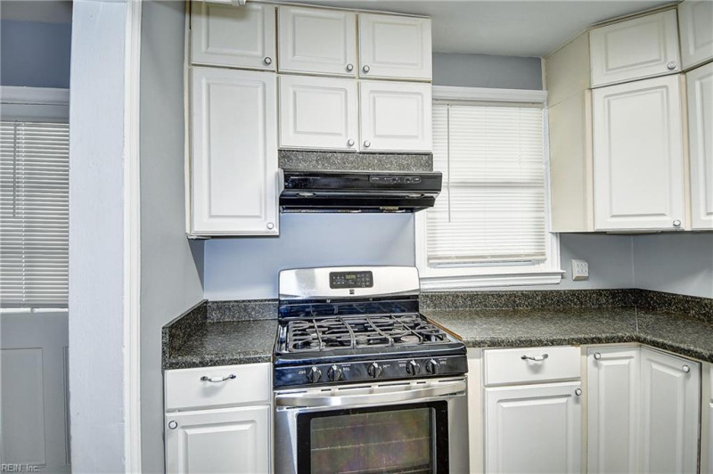 Photo 18 of 42 residential for sale in Norfolk virginia