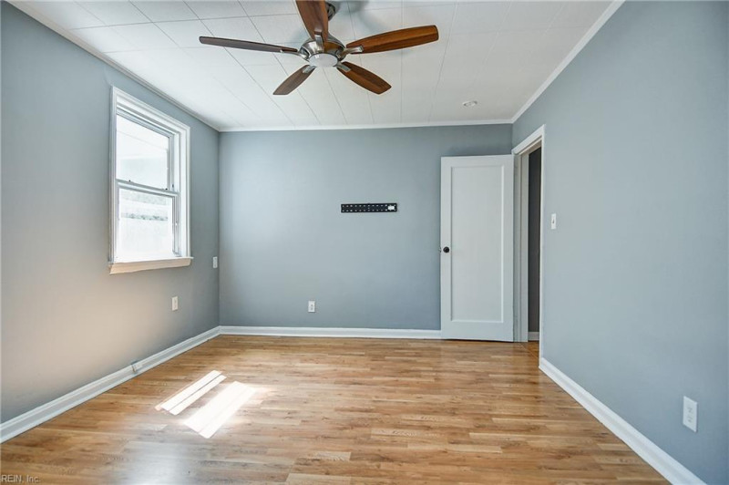 Photo 20 of 42 residential for sale in Norfolk virginia