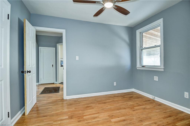 Photo 25 of 42 residential for sale in Norfolk virginia