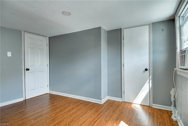 Photo 31 of 42 residential for sale in Norfolk virginia