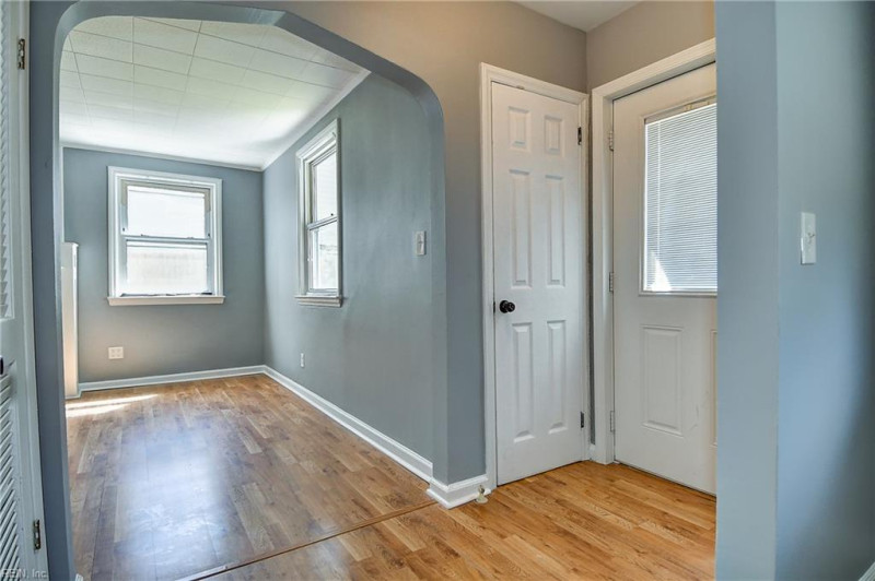 Photo 6 of 42 residential for sale in Norfolk virginia