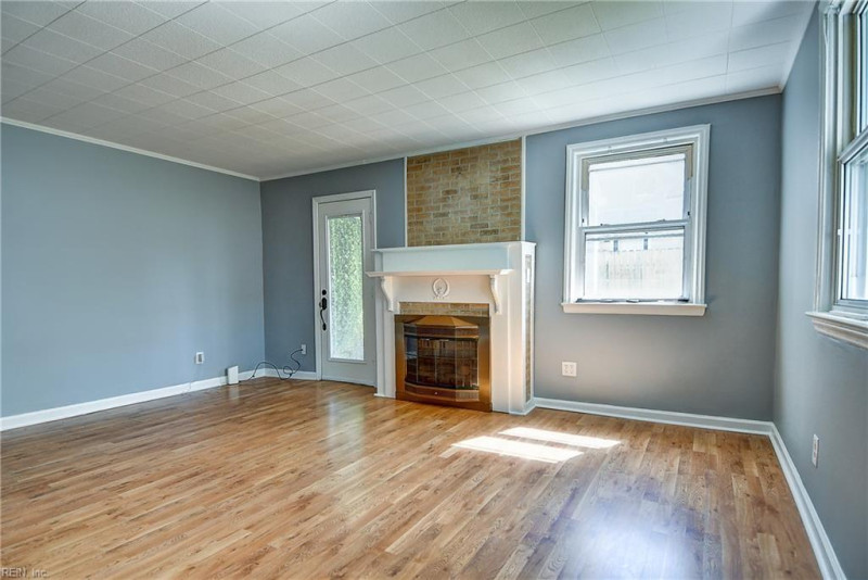 Photo 7 of 42 residential for sale in Norfolk virginia