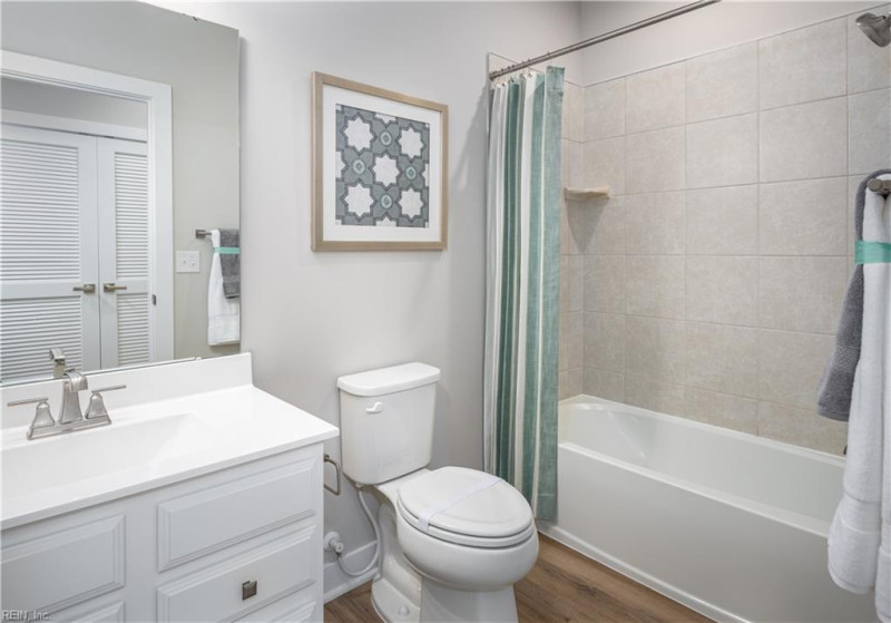 Photo 19 of 20 residential for sale in Suffolk virginia