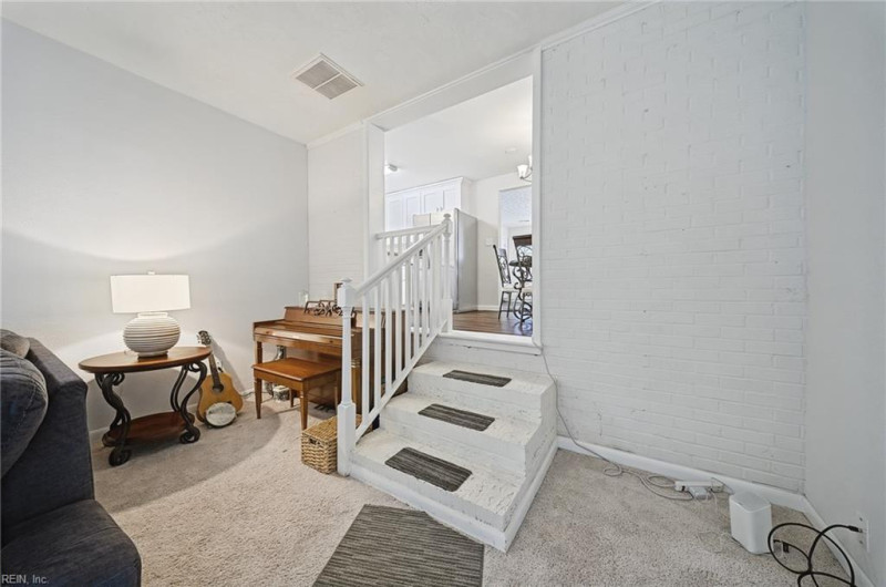 Photo 13 of 40 residential for sale in Chesapeake virginia