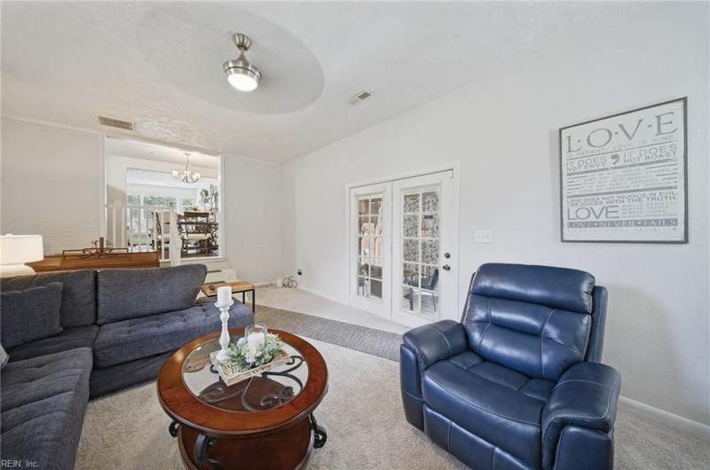 Photo 14 of 40 residential for sale in Chesapeake virginia