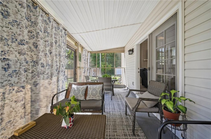 Photo 17 of 40 residential for sale in Chesapeake virginia
