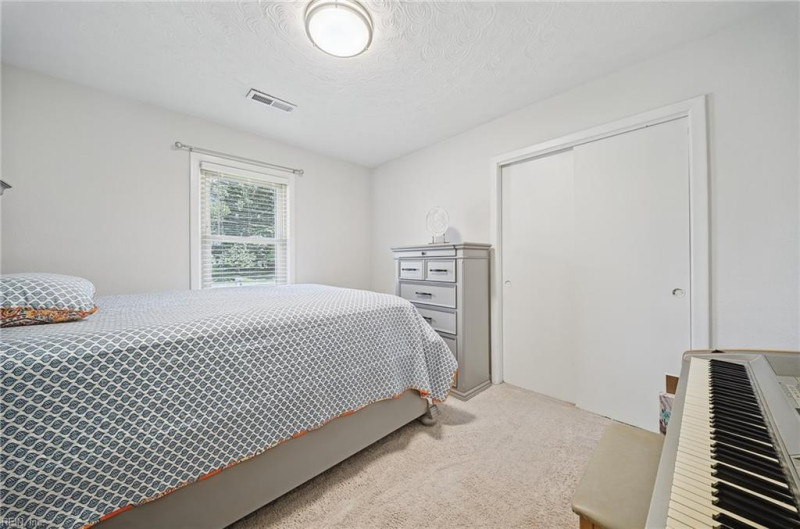 Photo 20 of 40 residential for sale in Chesapeake virginia