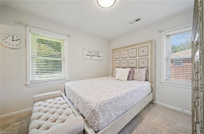 Photo 21 of 40 residential for sale in Chesapeake virginia