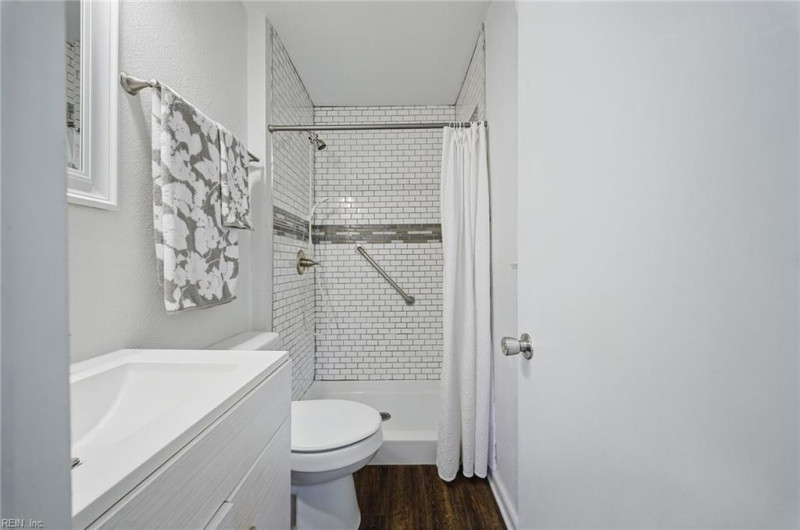 Photo 24 of 40 residential for sale in Chesapeake virginia
