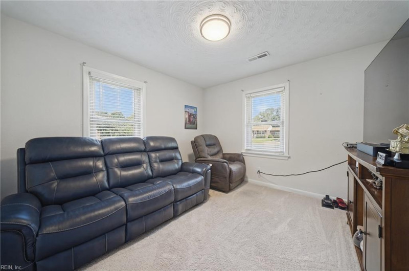 Photo 25 of 40 residential for sale in Chesapeake virginia