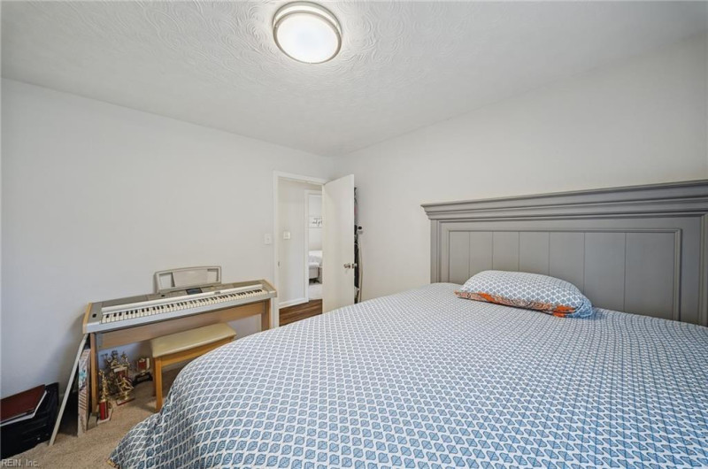 Photo 27 of 40 residential for sale in Chesapeake virginia