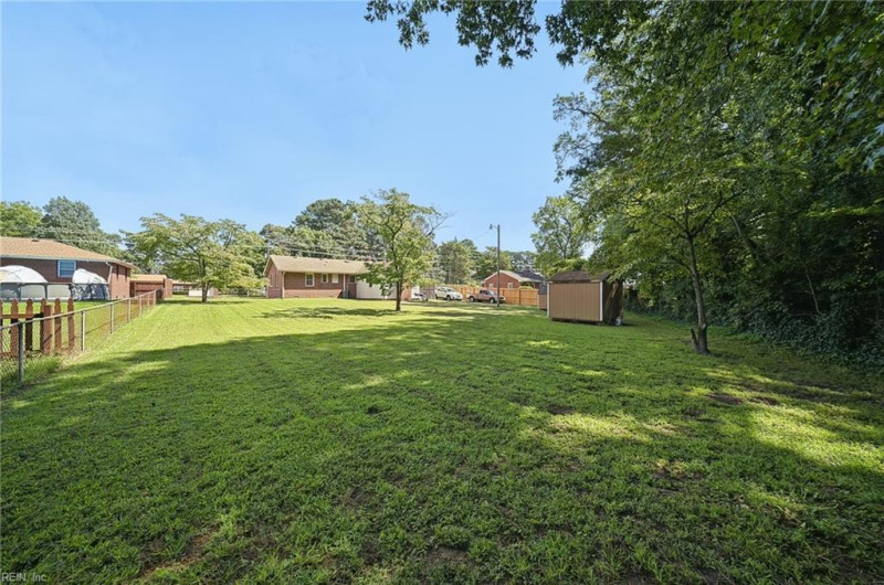 Photo 28 of 40 residential for sale in Chesapeake virginia