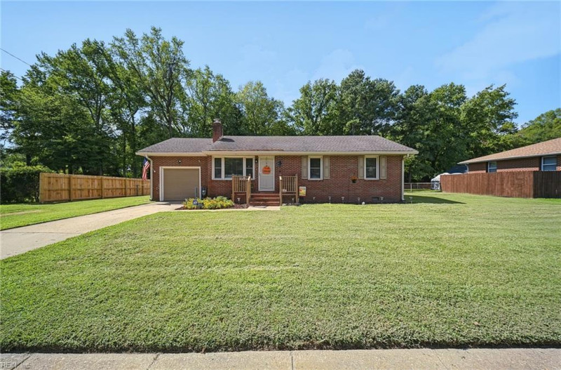 Photo 3 of 40 residential for sale in Chesapeake virginia